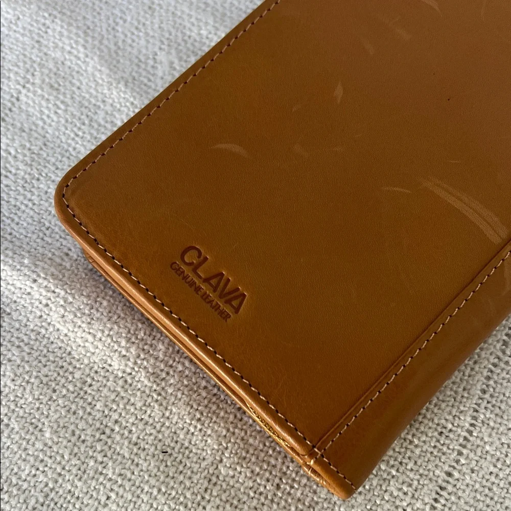 Classic Tan Leather Men's Wallet